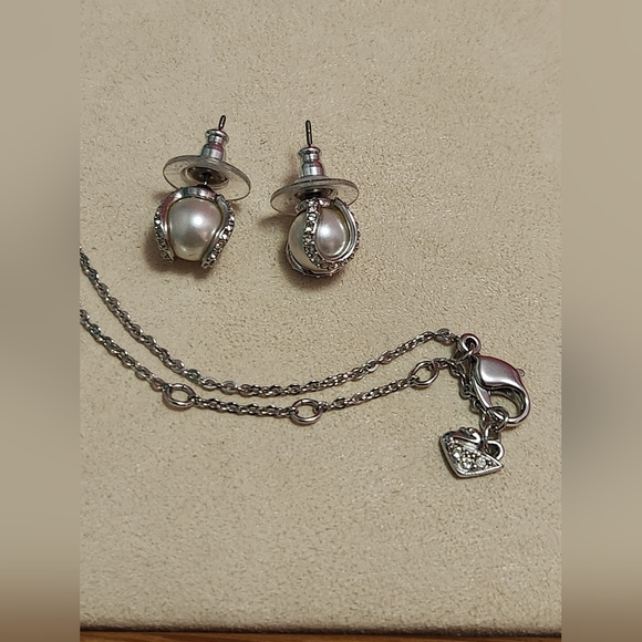 Authentic Swarovski set - Picture 2 of 5